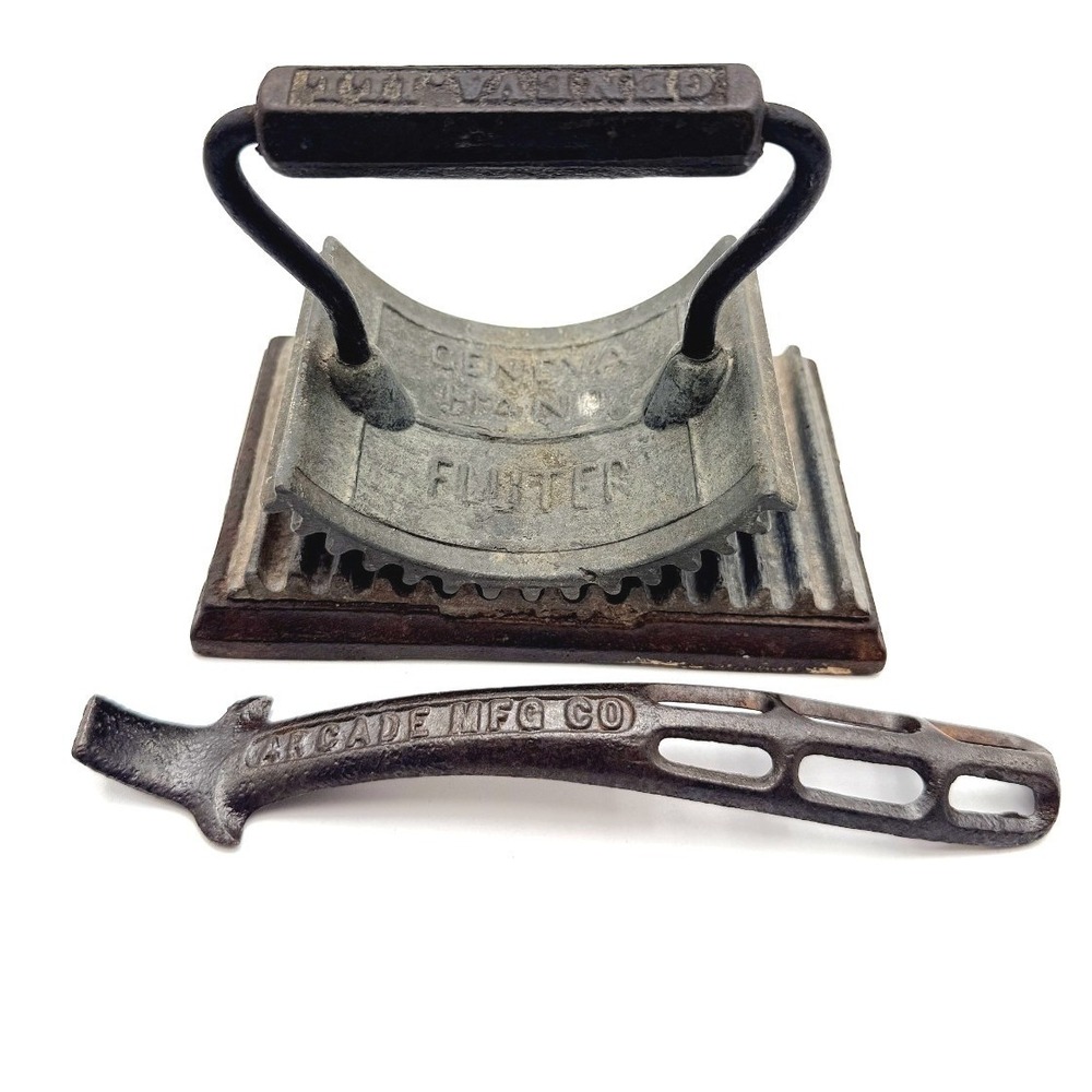 Antique Geneva Hand Fluter Rocker Iron w/ Arcade Lift Handle & 1866 Heater Plate